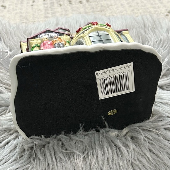 VTG Trim A Home "The Crystal Ballroom" Lighted Christmas Village Building Scene - Picture 6 of 11